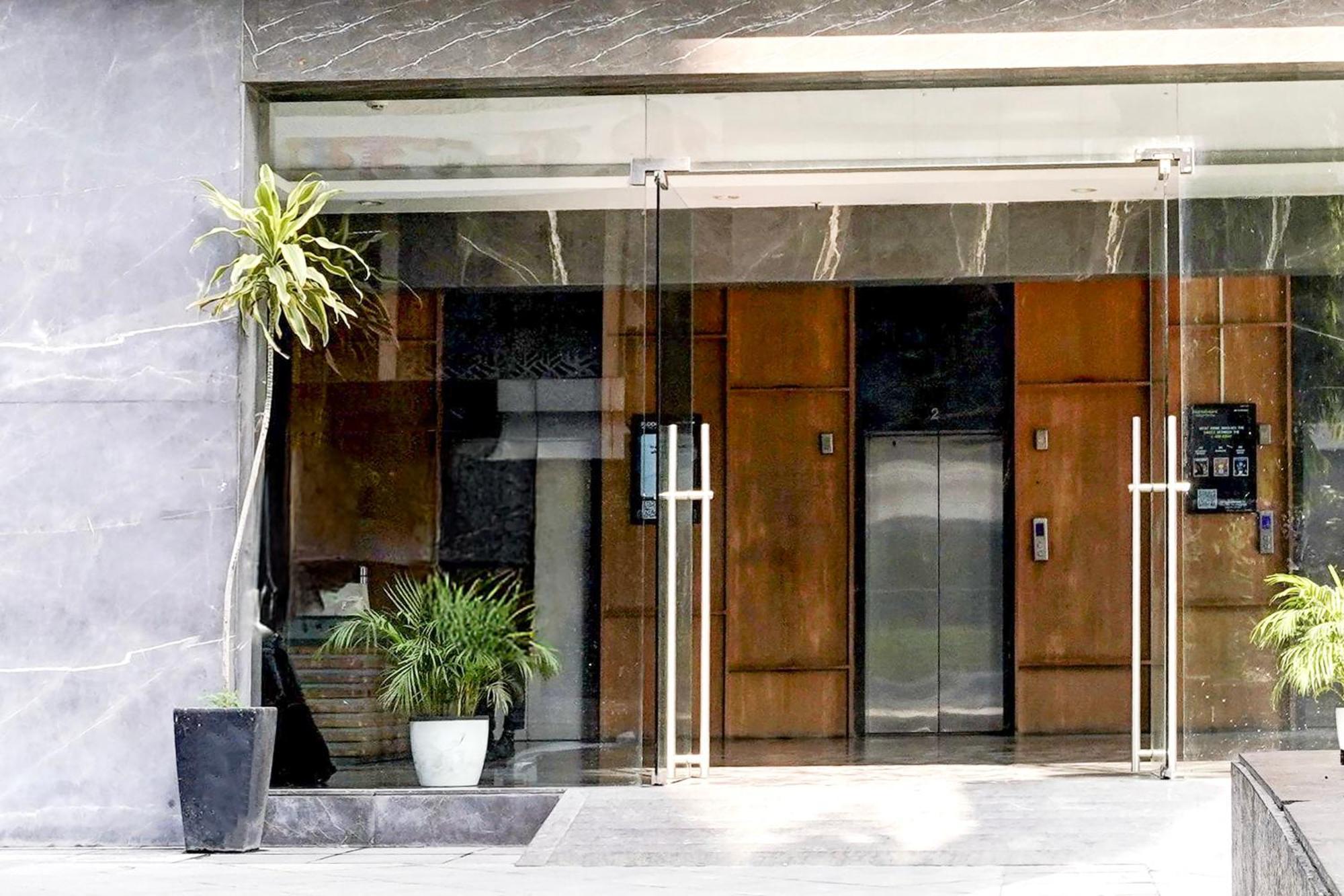 Super Townhouse Pbg Mall Vashi Turambhe Kültér fotó