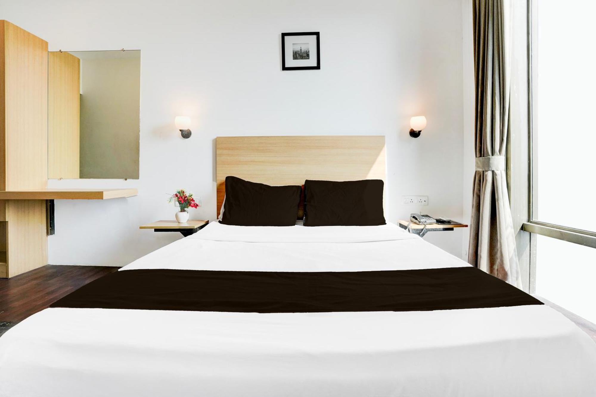 Super Townhouse Pbg Mall Vashi Turambhe Kültér fotó