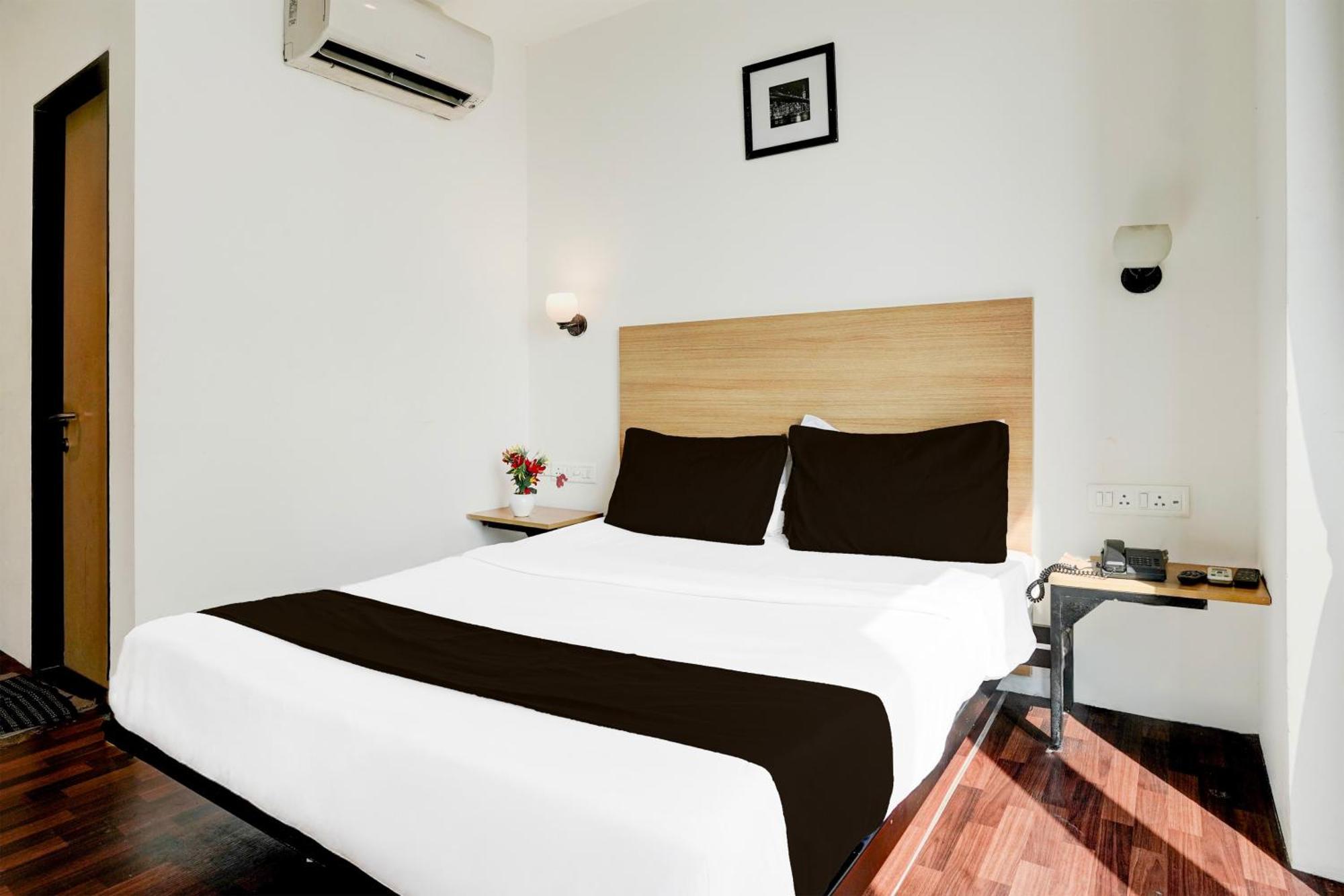 Super Townhouse Pbg Mall Vashi Turambhe Kültér fotó