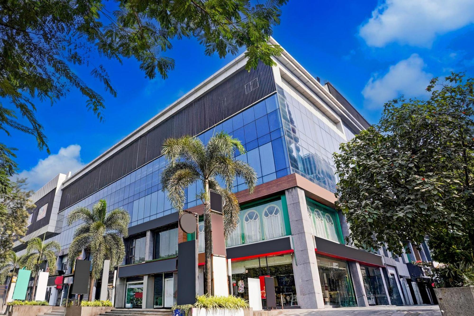 Super Townhouse Pbg Mall Vashi Turambhe Kültér fotó